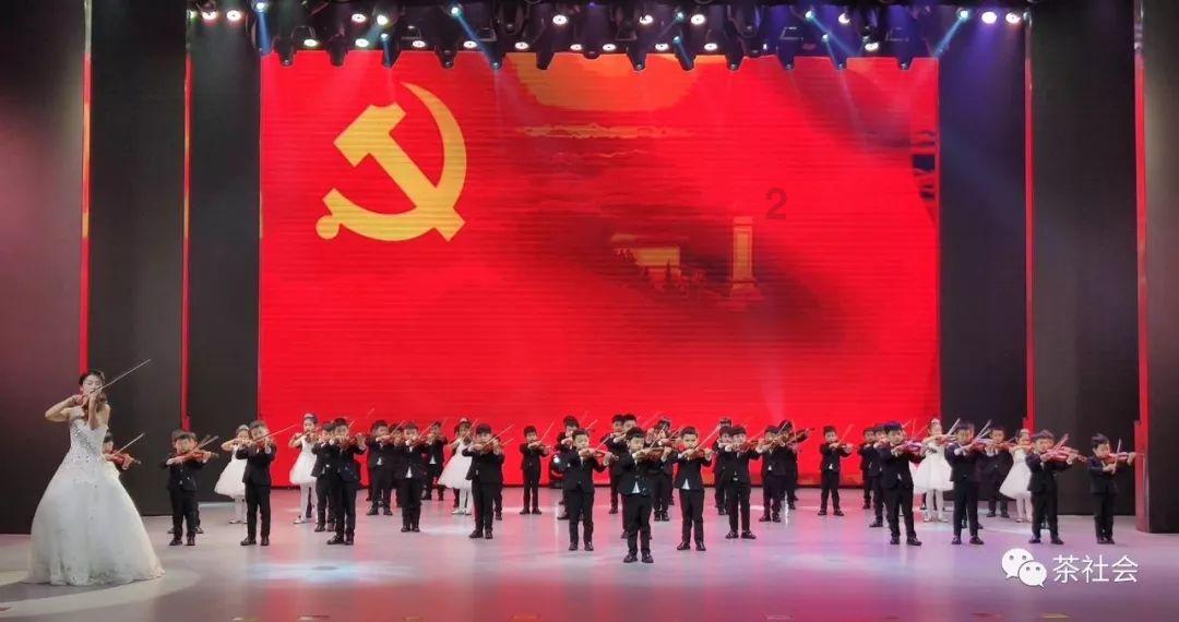 认真的!滕哈赫在发布会上4次表示,将处理拉什福德缺席的问题